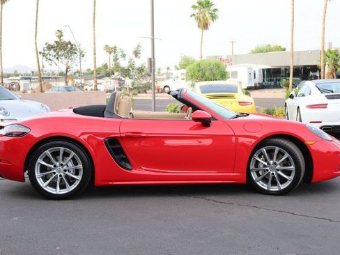 Used 2017 Porsche 718 Boxster RWD image 13