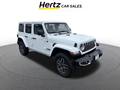 Used 2025 Jeep Wrangler Unlimited Sahara AWD/4WD image 1