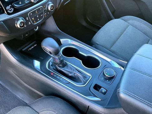 Used 2023 Chevrolet Traverse LT image 16