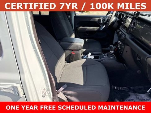 Used 2023 Jeep Wrangler Unlimited Sahara AWD/4WD image 9