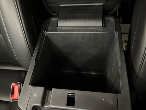 Used 2023 Ford Explorer XLT w/ Equipment Group 202A image 28