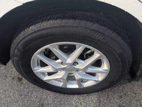 Used 2023 Chevrolet Equinox LT AWD/4WD image 16