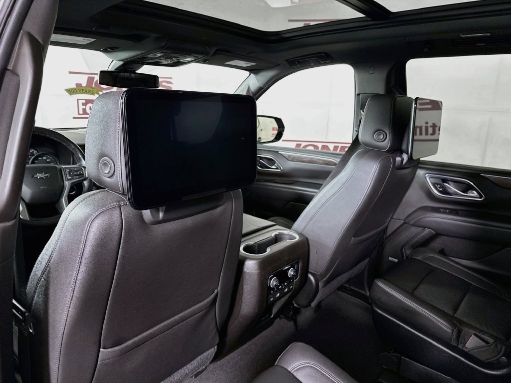 Used 2021 Chevrolet Tahoe Z71 w/ Luxury Package AWD/4WD image 32