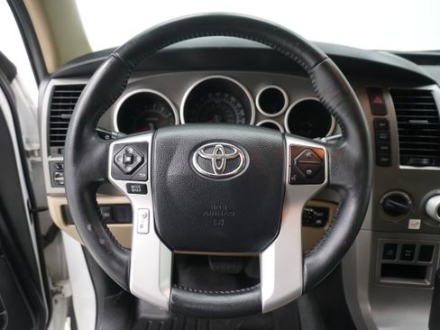 Used 2016 Toyota Sequoia SR5 image 18