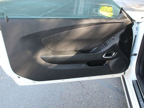 Used 2015 Chevrolet Camaro SS image 11