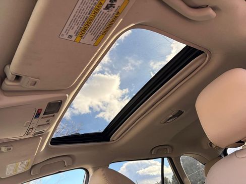 Used 2016 Subaru Outback 2.5i Limited AWD/4WD image 18