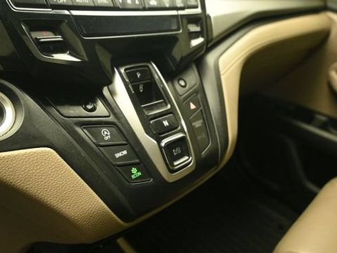Used 2018 Honda Odyssey Touring image 16