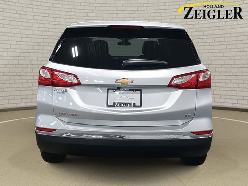 Used 2020 Chevrolet Equinox LT w/ Driver Convenience Package image 6