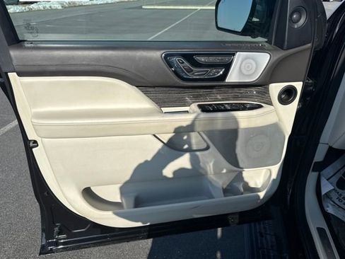 Used 2020 Lincoln Navigator L Black Label w/ Cargo Convenience Package image 23