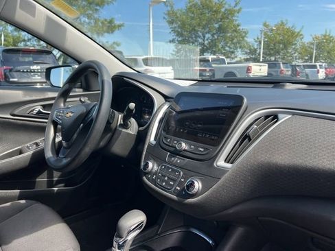 Used 2024 Chevrolet Malibu LT image 33