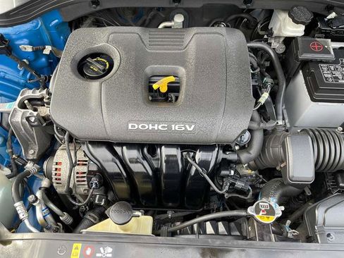 Used 2017 Hyundai Elantra SE image 70