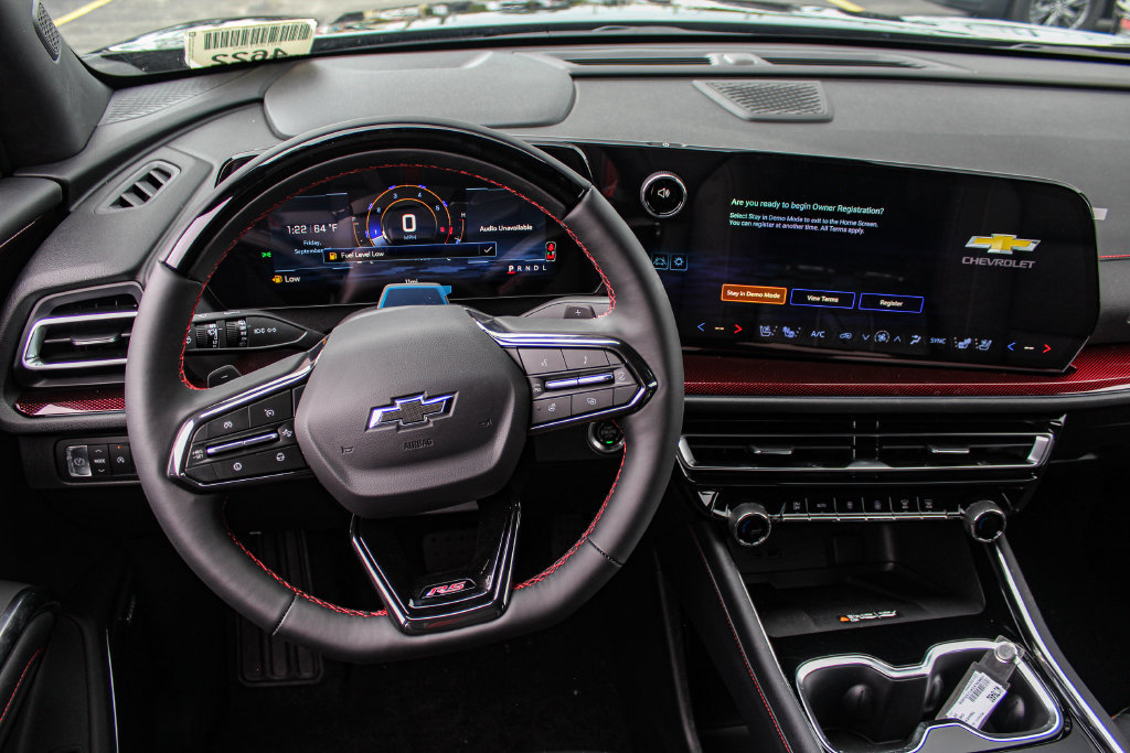 New 2026 Chevrolet Traverse RS w/ LPO, Floor Liner Package FWD image 15