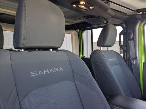 Used 2019 Jeep Wrangler Unlimited Sahara image 15