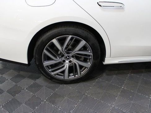 New 2026 Mercedes-Benz E 350 4MATIC Sedan image 9