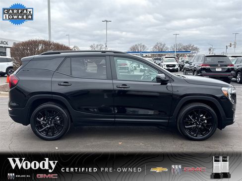 Certified 2024 GMC Terrain SLE w/ Elevation Edition image 9