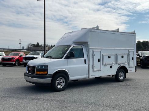 New 2026 GMC Savana 3500 w/ Power Convenience Package RWD image 2