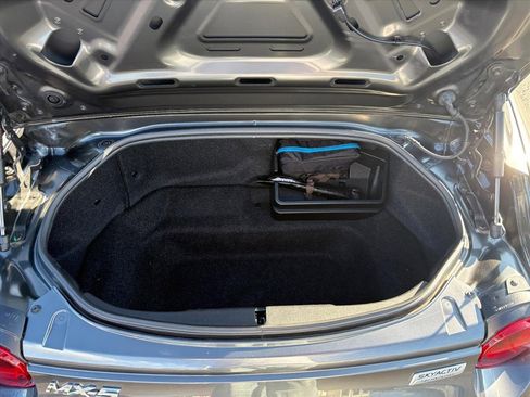 Used 2019 MAZDA MX-5 Miata RF Grand Touring w/ Appearance Package image 29