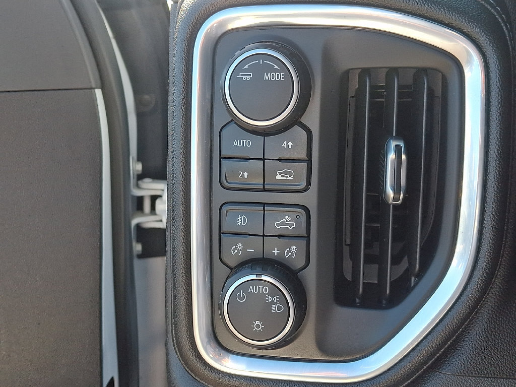 Used 2021 Chevrolet Silverado 1500 RST AWD/4WD image 27