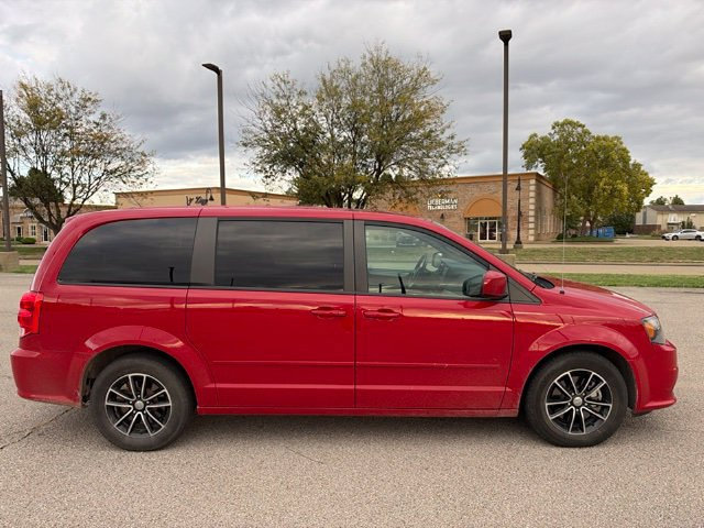 Used 2015 Dodge Grand Caravan SXT w/ Blacktop Package FWD image 6