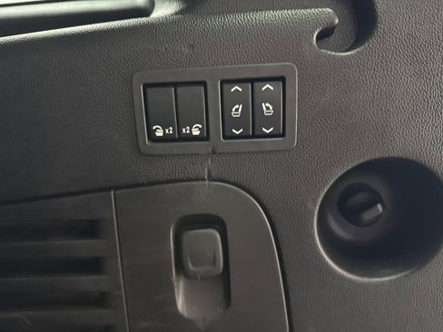 Used 2016 GMC Yukon XL Denali image 28