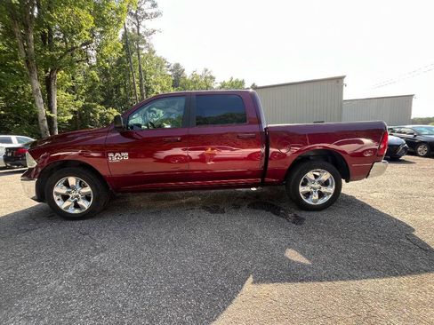 Used 2021 RAM 1500 Classic SLT RWD image 4