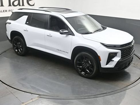 New 2026 Chevrolet Traverse RS w/ LPO, Floor Liner Package FWD image 27