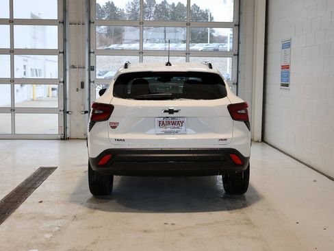 New 2026 Chevrolet Trax RS w/ Sunroof Package image 8