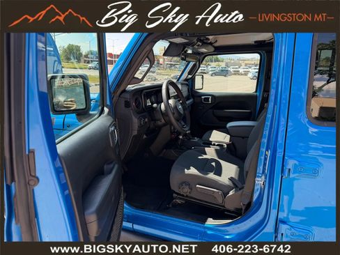 Used 2024 Jeep Wrangler Unlimited Rubicon AWD/4WD image 12