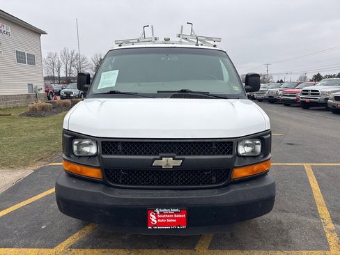 Used 2015 Chevrolet Express 2500 image 3