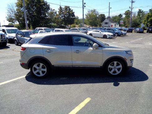 Used 2017 Lincoln MKC Premiere image 5