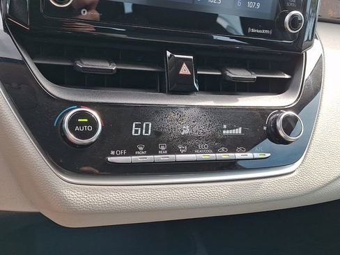 Used 2022 Toyota Corolla LE image 15