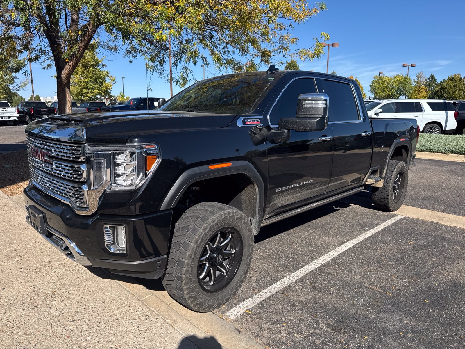 Used 2022 GMC Sierra 2500 Denali w/ Denali Black Diamond Edition AWD/4WD image 1