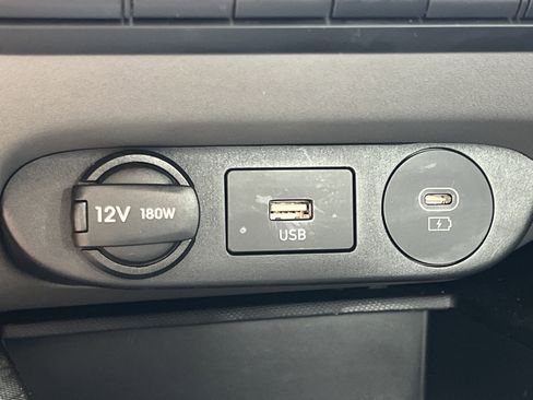 Used 2024 Hyundai Elantra SEL FWD image 7