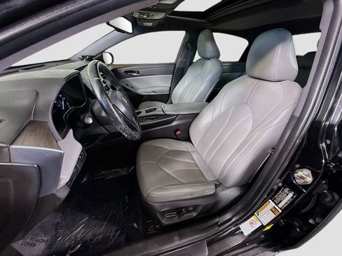 Used 2019 Toyota Avalon XLE w/ Moonroof Package image 22