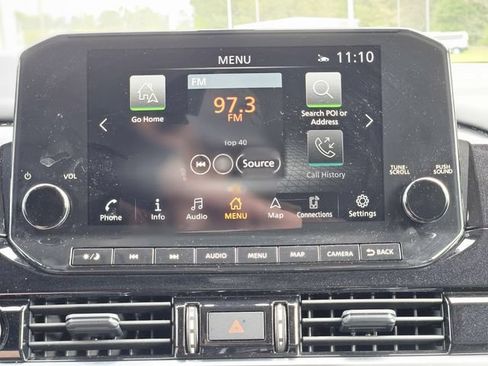 Used 2024 Nissan Pathfinder SL FWD image 23