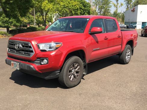 Used 2016 Toyota Tacoma SR5 w/ SR5 Appearance Package (SN) RWD image 1