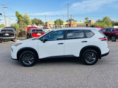 Used 2024 Nissan Rogue S image 4