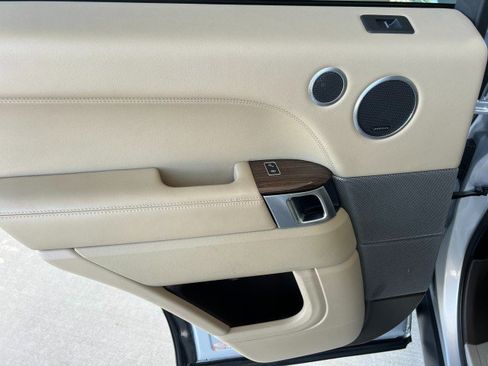 Used 2014 Land Rover Range Rover Sport HSE image 34