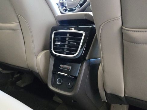 Used 2023 Lincoln Nautilus Reserve AWD/4WD image 9