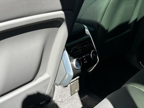 New 2025 Land Rover Range Rover SE image 16