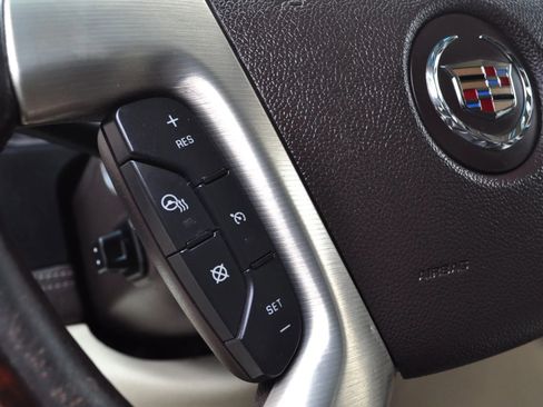 Used 2013 Cadillac Escalade Platinum image 9