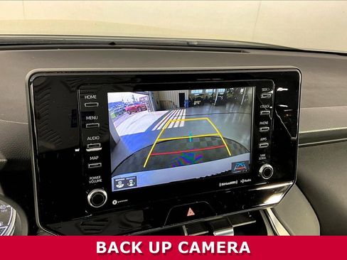 Used 2022 Toyota Venza LE AWD/4WD image 14