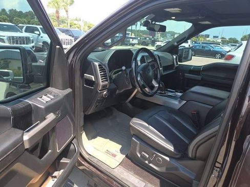 Used 2018 Ford F150 Platinum w/ Equipment Group 701A Luxury AWD/4WD image 7
