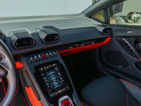 Used 2022 Lamborghini Huracan EVO RWD image 56