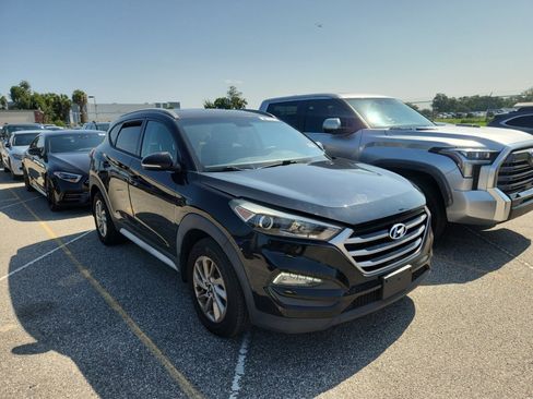 Used 2017 Hyundai Tucson SE Plus AWD/4WD image 4
