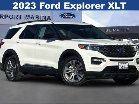 Used 2023 Ford Explorer XLT w/ Equipment Group 202A image 2