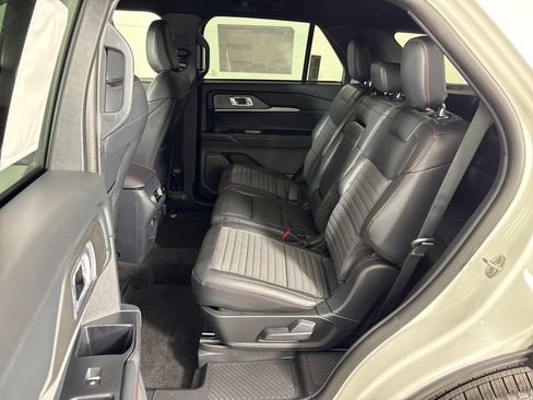 New 2026 Ford Explorer ST-Line RWD image 31