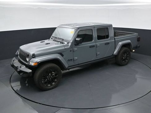 Used 2025 Jeep Gladiator Sport AWD/4WD image 30