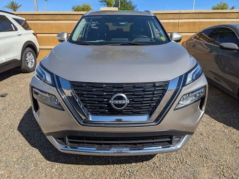 Used 2023 Nissan Rogue Platinum w/ Platinum Premium Package image 2