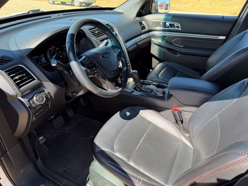 Used 2017 Ford Explorer Sport AWD/4WD image 9